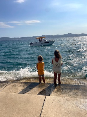 Zee Orgel Zadar met kinderen